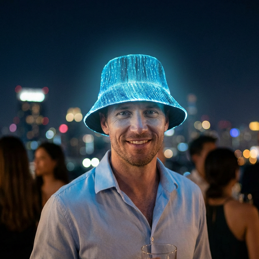 📢📢60% DE RÉDUCTION !! ⏰Chapeau Bob Lumineux à Fibre Optique – Rechargeable USB, Multicolore & Sécurité Nocturne 🌟👒