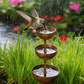 🐦 Redonnez vie à votre jardin ! Abreuvoir à oiseaux paisible avec récupérateur d’eau de pluie pour accueillir la faune sauvage de votre jardin.🌿